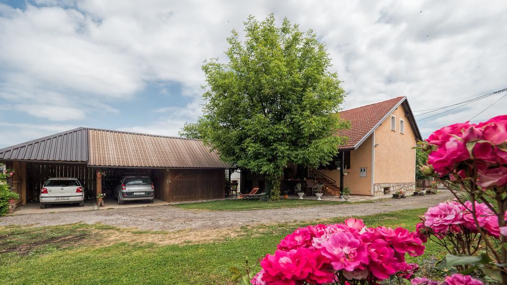 Apartment Tomasevic Slunj Eksteriør bilde