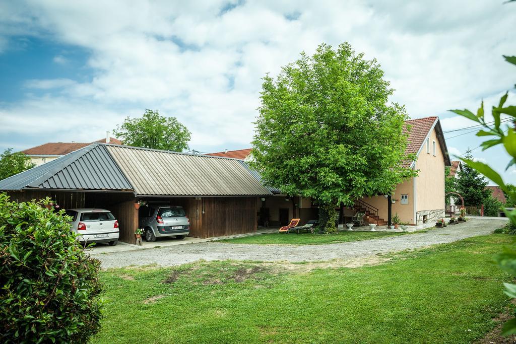 Apartment Tomasevic Slunj Eksteriør bilde